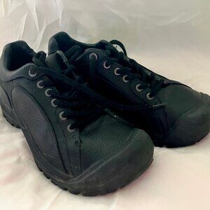 Keen leather shoes